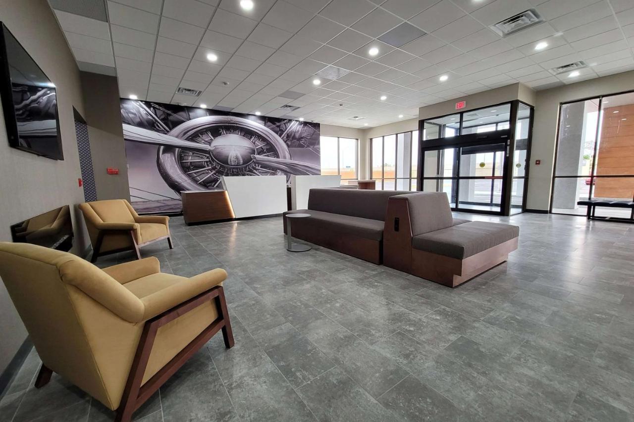 Hotel Wingate By Wyndham Airport 3*