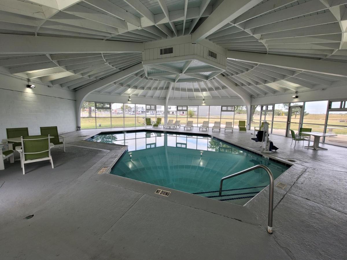 Wingate By Wyndham Airport Hotel