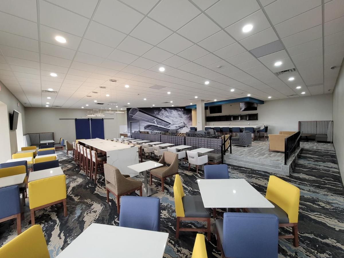 Hotel Wingate By Wyndham Airport 3*