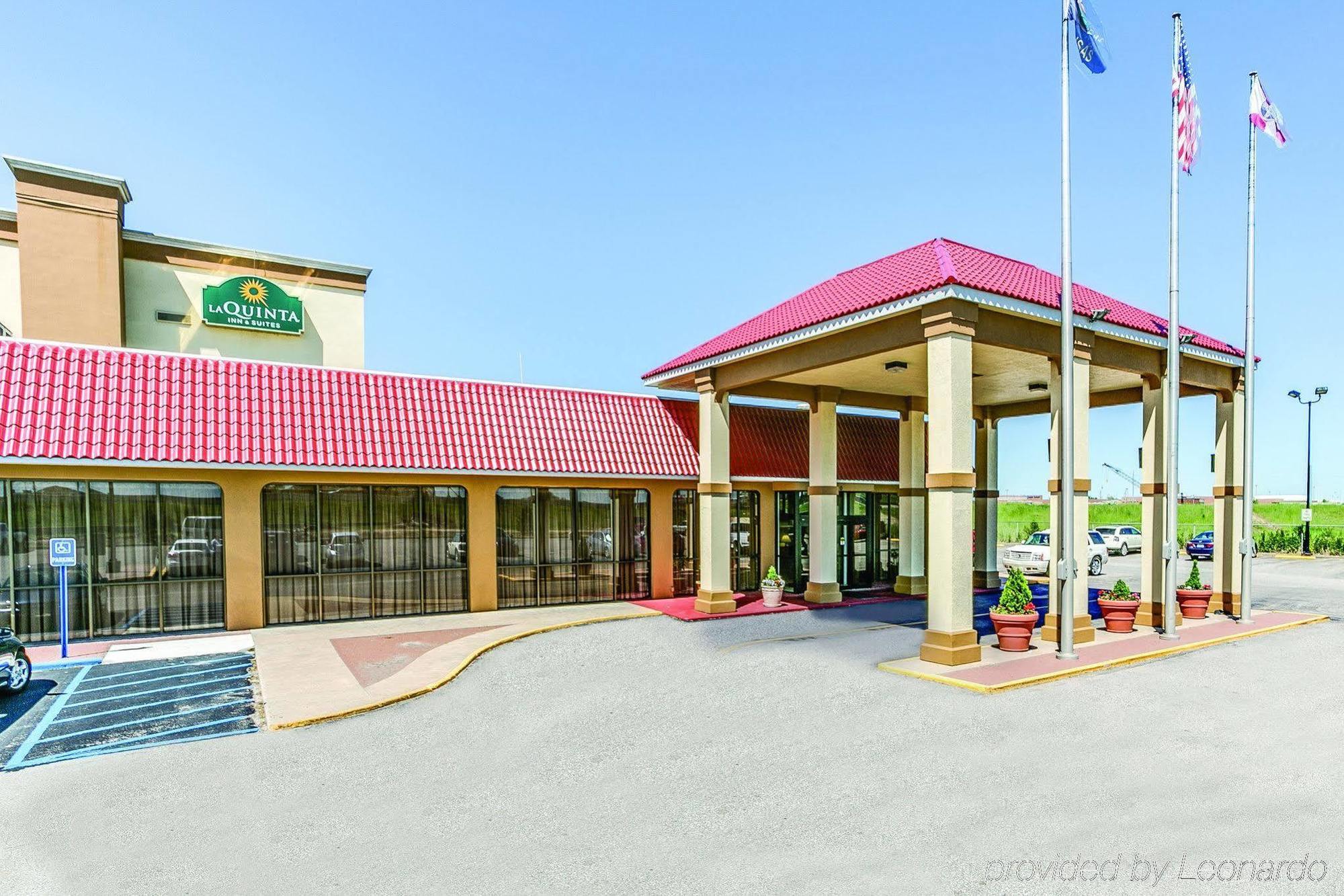 Wingate By Wyndham Airport