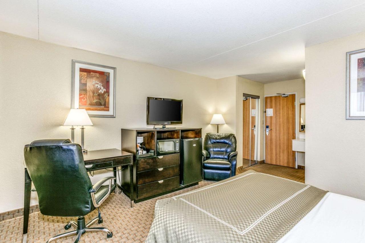 Hotel Wingate By Wyndham Airport