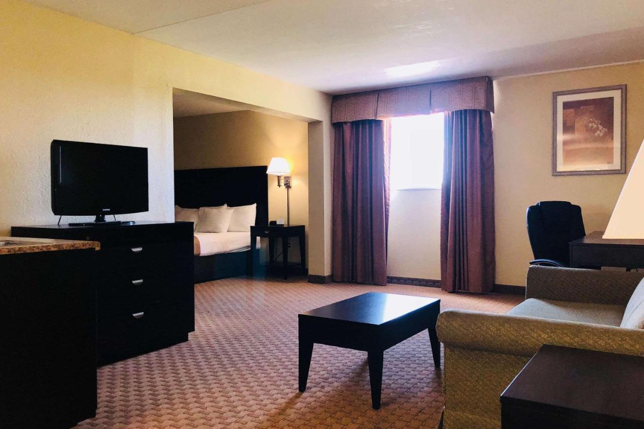 Wingate By Wyndham Airport 3* Wichita