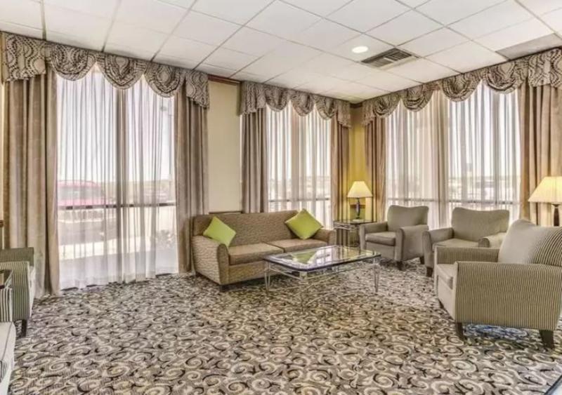 Wingate By Wyndham Airport