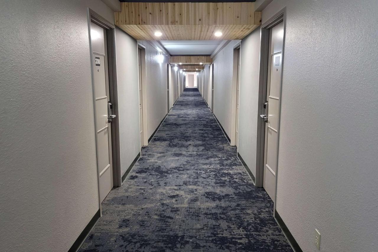 Hotel Wingate By Wyndham Airport Wichita