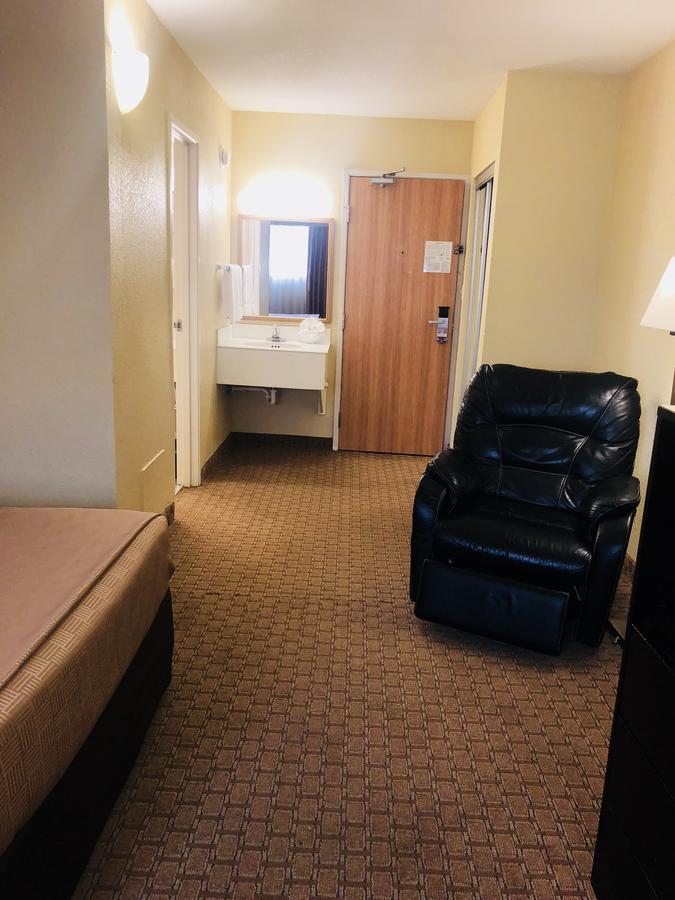 Wingate By Wyndham Airport Wichita