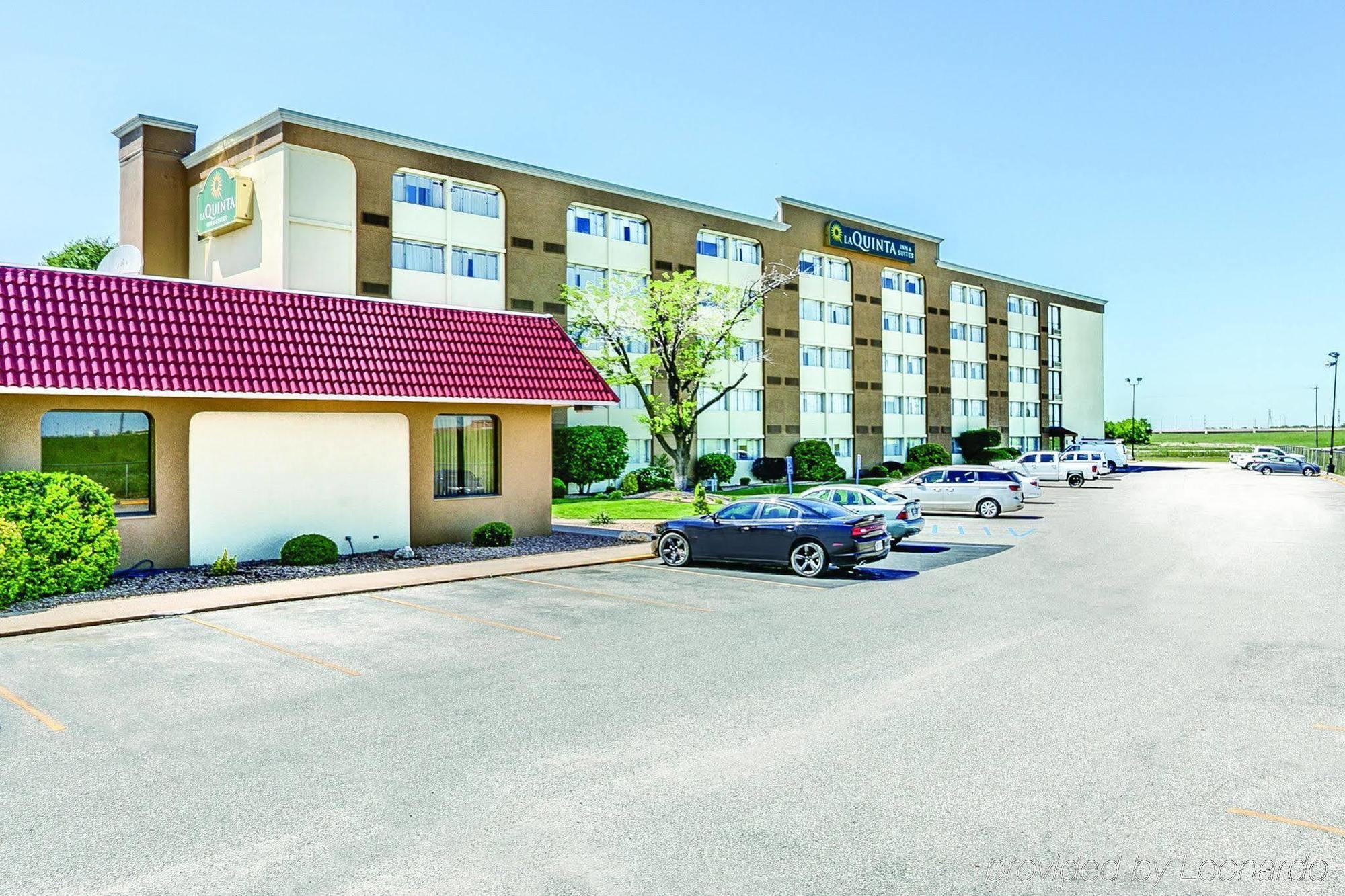 Wingate By Wyndham Airport Hotel 3*