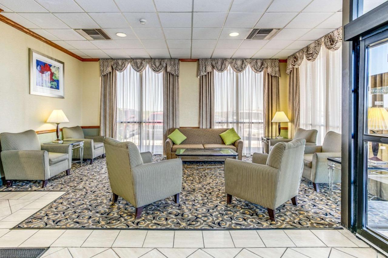 Wingate By Wyndham Airport Hotel